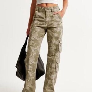 Abercrombie Curve Love Relaxed Cargo Pant